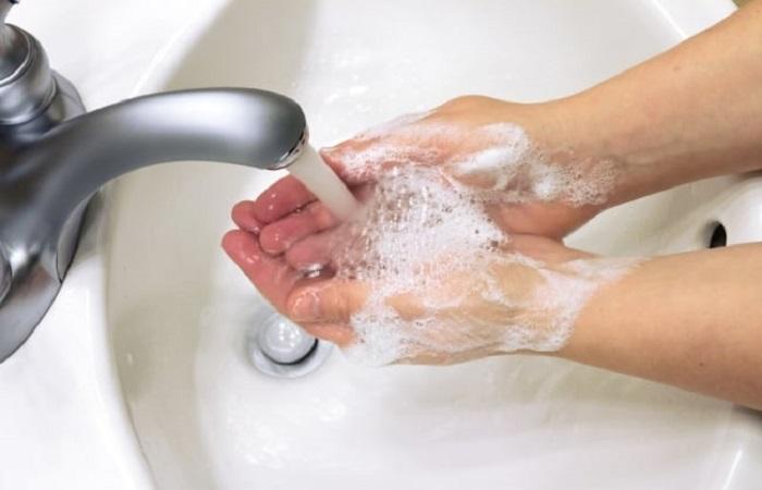 вымыть руки 