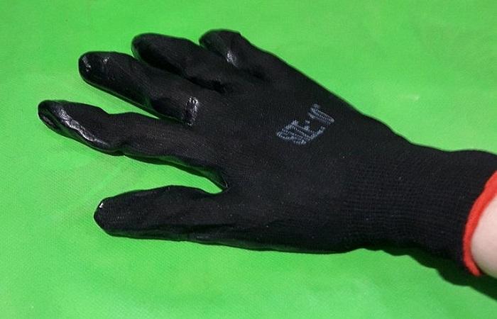 защитные перчатки 